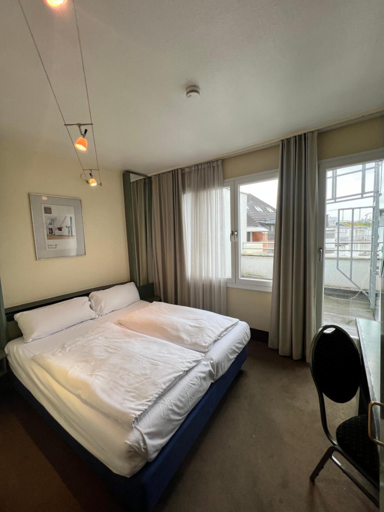 Hotel Monopol Düsseldorf Exterior foto